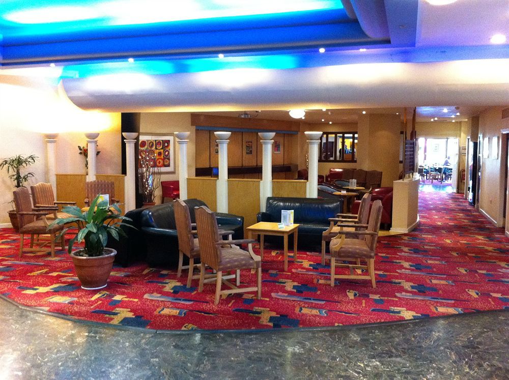 The Roundhouse Hotel Борнмът Екстериор снимка