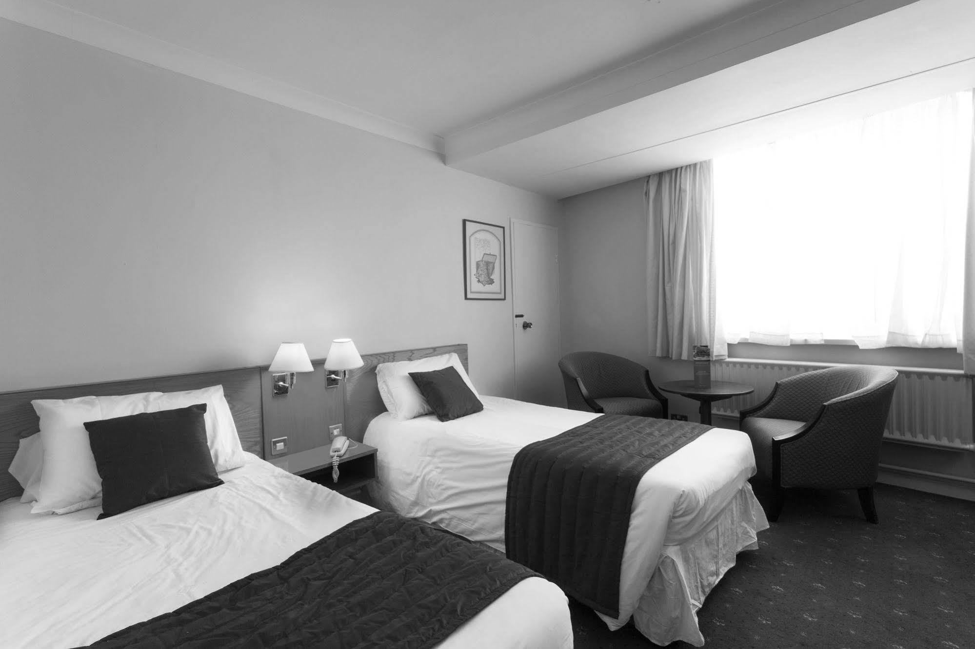 The Roundhouse Hotel Борнмът Екстериор снимка