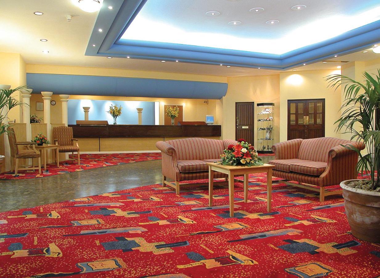 The Roundhouse Hotel Борнмът Интериор снимка