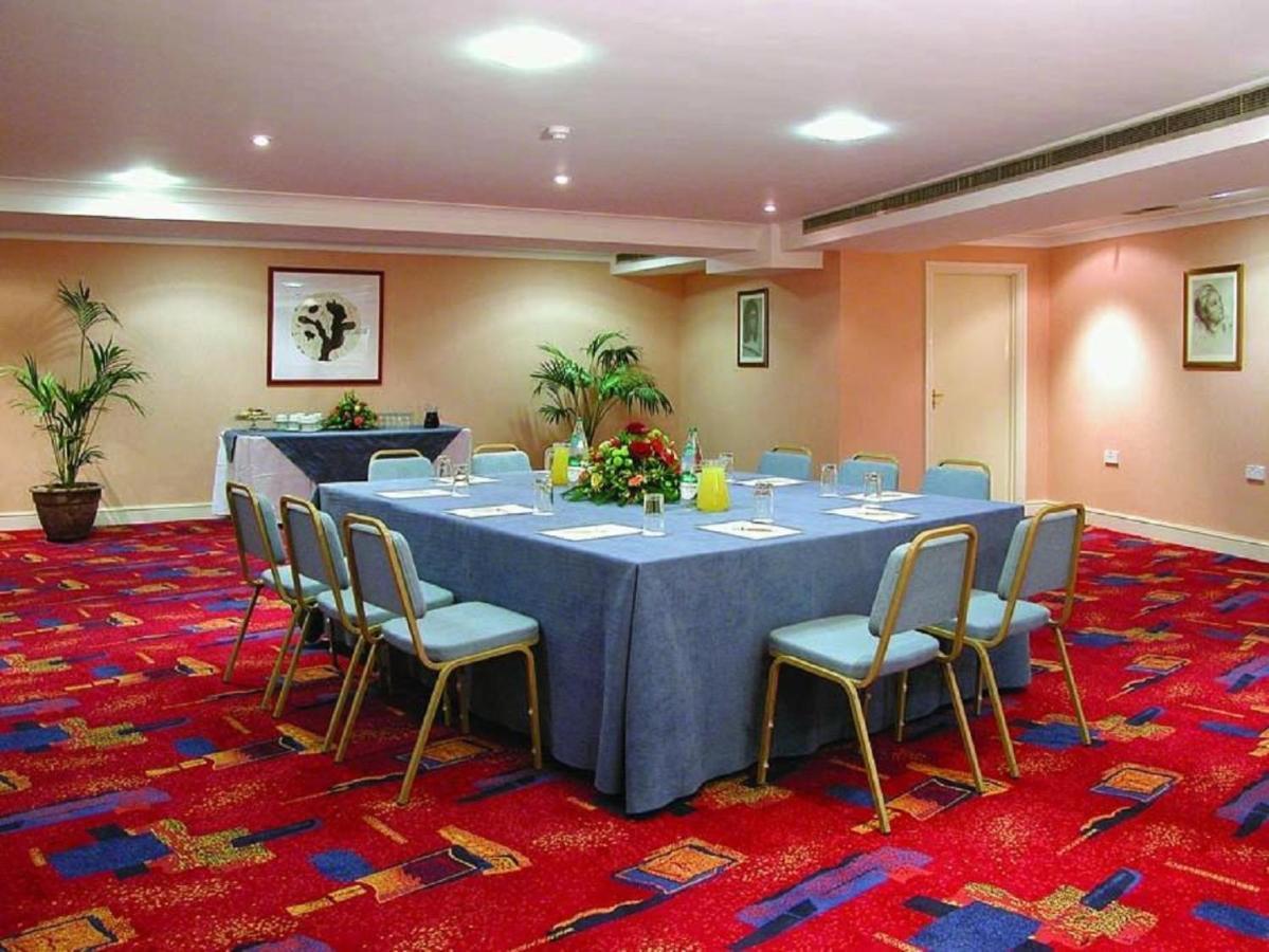 The Roundhouse Hotel Борнмът Екстериор снимка