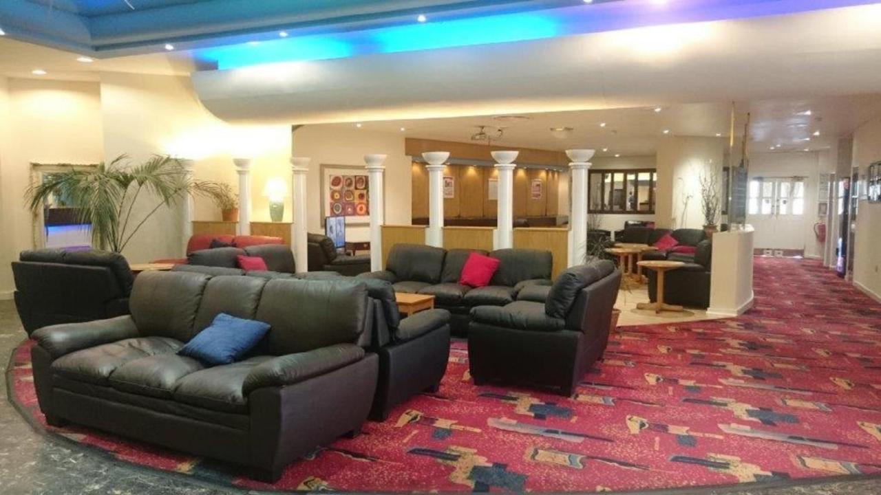 The Roundhouse Hotel Борнмът Екстериор снимка